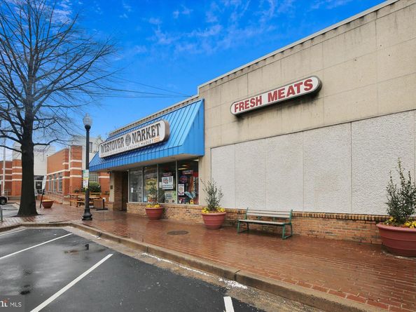 7592 Lakeside Village Drive, Falls Church VA 22042