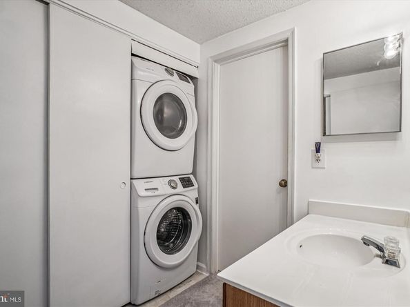 7592 Lakeside Village Drive, Falls Church VA 22042