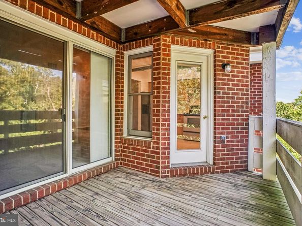 7592 Lakeside Village Drive, Falls Church VA 22042