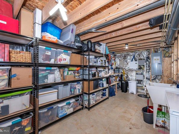 1686 Winterwood Court, Herndon VA 20170