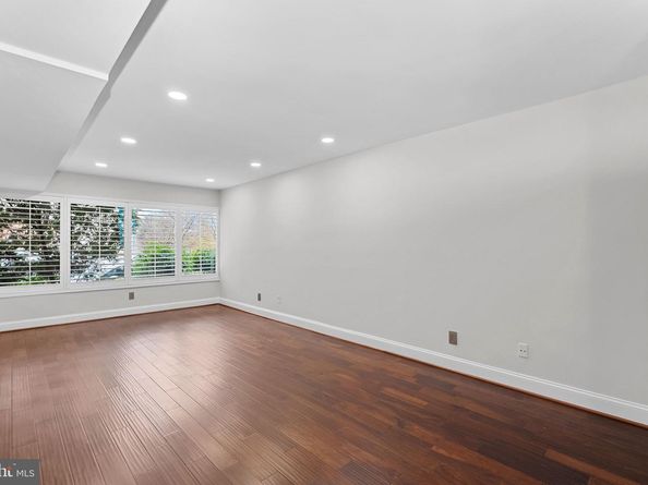 5340 Holmes Run Parkway 107, Alexandria VA 22304