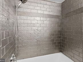 5340 Holmes Run Parkway 107, Alexandria VA 22304