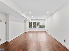 5340 Holmes Run Parkway 107, Alexandria VA 22304