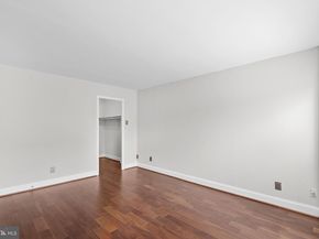 5340 Holmes Run Parkway 107, Alexandria VA 22304