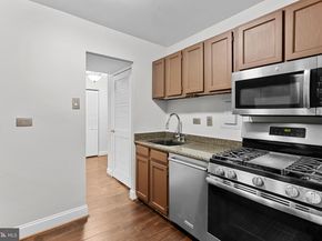 5340 Holmes Run Parkway 107, Alexandria VA 22304