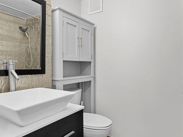 5340 Holmes Run Parkway 107, Alexandria VA 22304