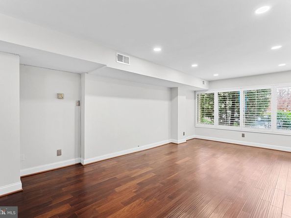 5340 Holmes Run Parkway 107, Alexandria VA 22304