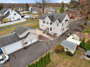 827 Hulmeville Road, Langhorne PA 19047