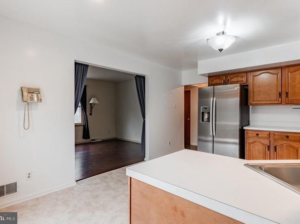 705 Falcon Drive, Glenside PA 19038