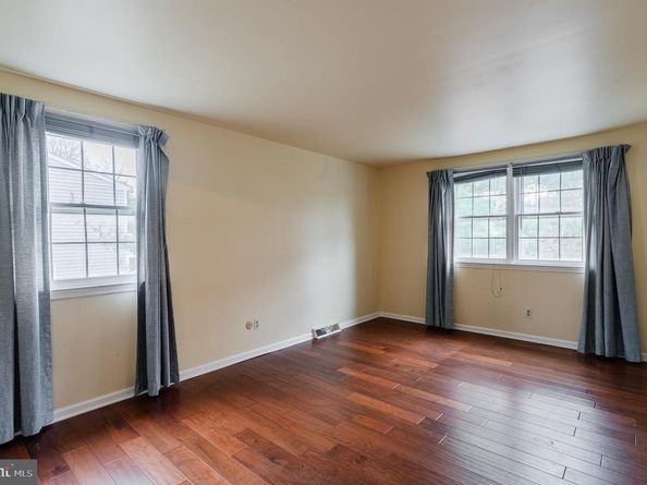 705 Falcon Drive, Glenside PA 19038