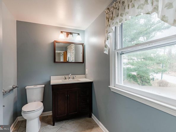 705 Falcon Drive, Glenside PA 19038