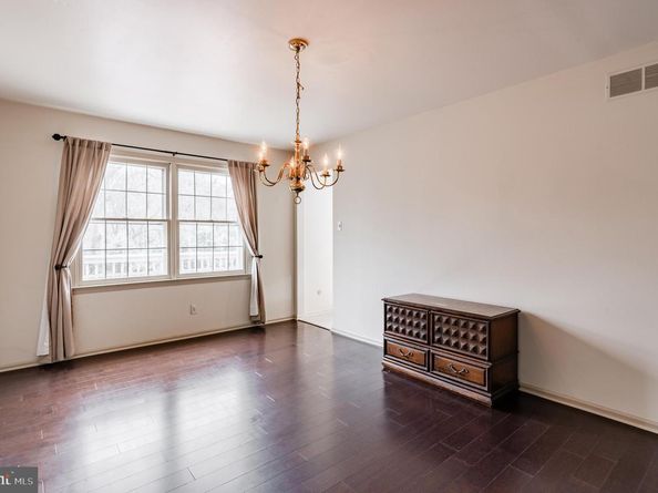 705 Falcon Drive, Glenside PA 19038