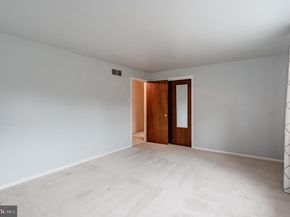 705 Falcon Drive, Glenside PA 19038