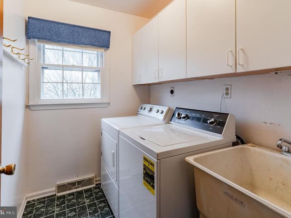 705 Falcon Drive, Glenside PA 19038