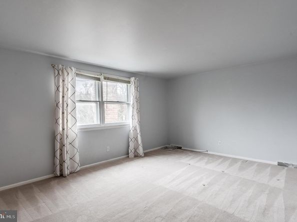 705 Falcon Drive, Glenside PA 19038