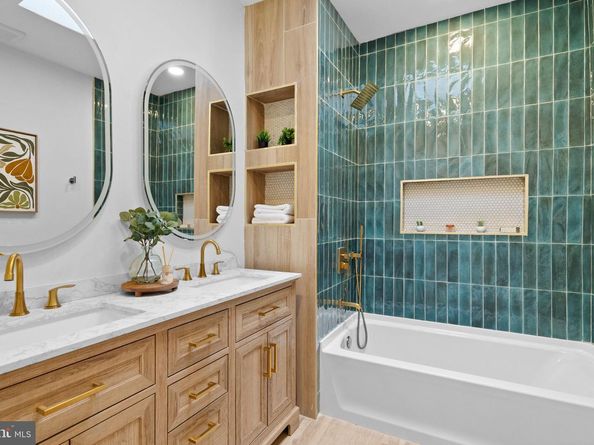 5725 Hunter Street, Philadelphia PA 19131