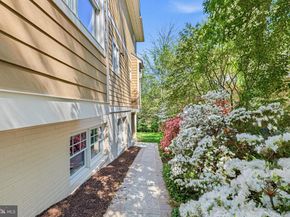 3651 N Harrison Street N, Arlington VA 22207