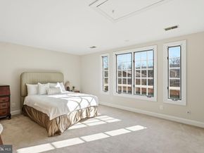 10033 Chartwell Manor, Potomac MD 20854