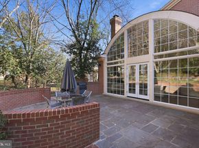 10033 Chartwell Manor, Potomac MD 20854