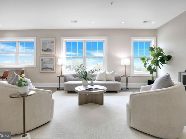 16 17TH Street NE 312, Washington DC 20002