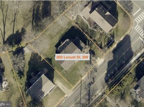 203 Locust Street SW, Vienna VA 22180