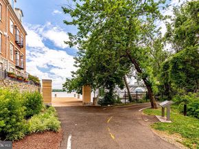 17 Alexander Street, Alexandria VA 22314