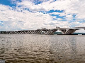 17 Alexander Street, Alexandria VA 22314