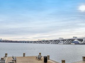 17 Alexander Street, Alexandria VA 22314