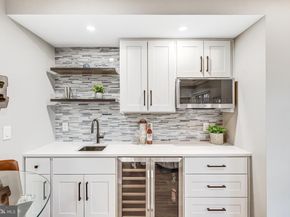 17 Alexander Street, Alexandria VA 22314