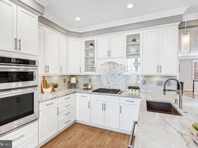 17 Alexander Street, Alexandria VA 22314