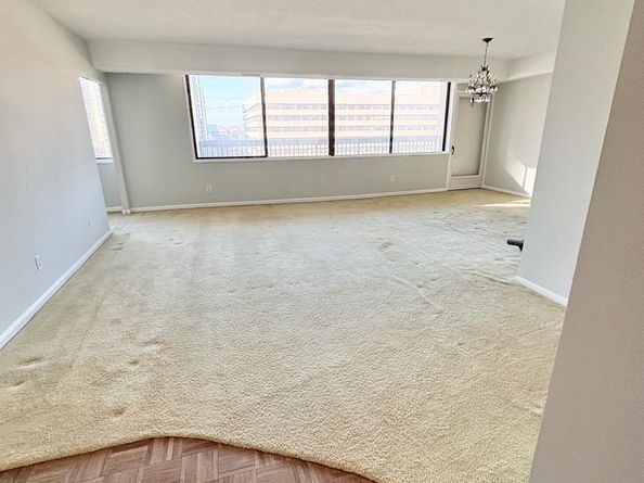 3713 S George Mason Drive 1107W, Falls Church VA 22041