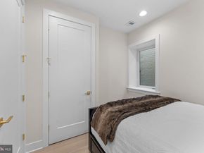 7047 Liberty Lane 32, Mclean VA 22101