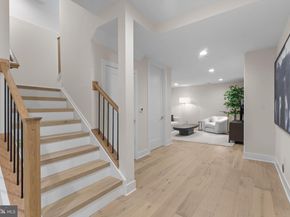 7047 Liberty Lane 32, Mclean VA 22101