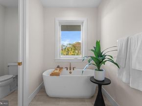 7047 Liberty Lane 32, Mclean VA 22101