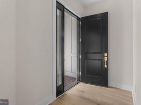 7047 Liberty Lane 32, Mclean VA 22101