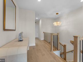 7047 Liberty Lane 32, Mclean VA 22101