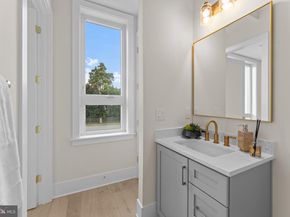 7047 Liberty Lane 32, Mclean VA 22101