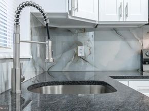 5208 Glenloch Street, Philadelphia PA 19124