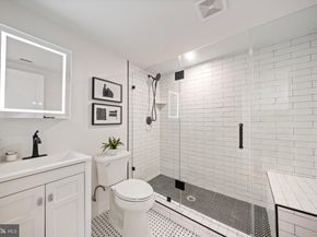 131 11 Street NE 1, Washington DC 20002