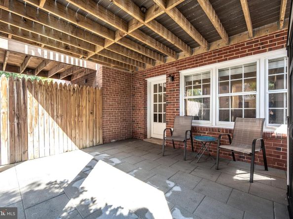 222 Green Street, Alexandria VA 22314
