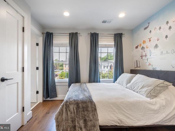 222 Green Street, Alexandria VA 22314