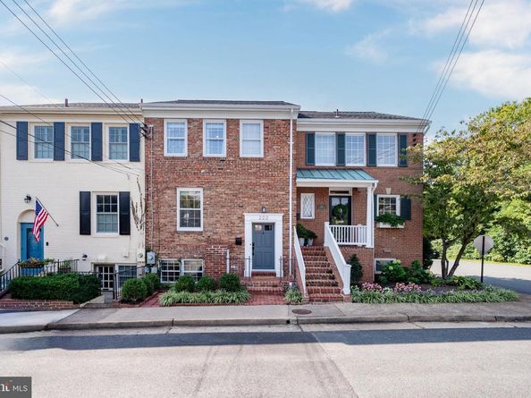 222 Green Street, Alexandria VA 22314