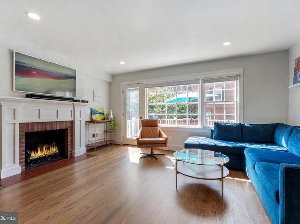 222 Green Street, Alexandria VA 22314