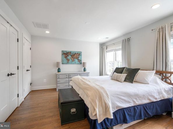 222 Green Street, Alexandria VA 22314