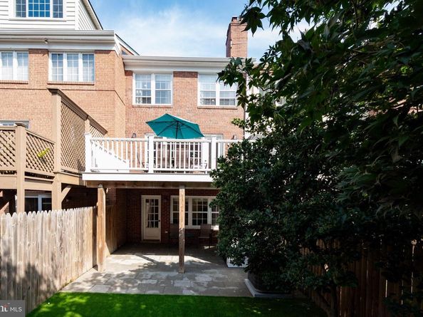 222 Green Street, Alexandria VA 22314