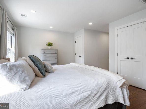 222 Green Street, Alexandria VA 22314