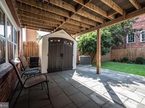 222 Green Street, Alexandria VA 22314