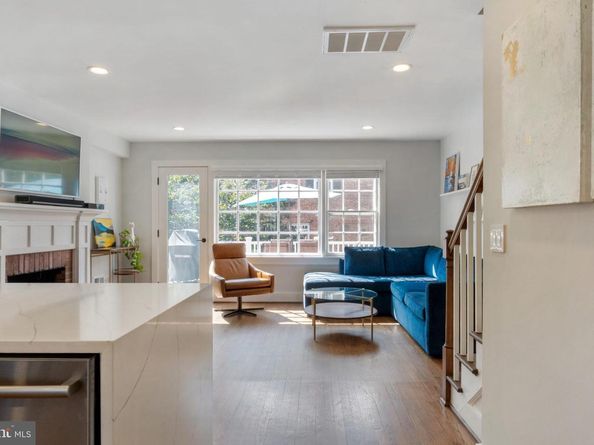222 Green Street, Alexandria VA 22314