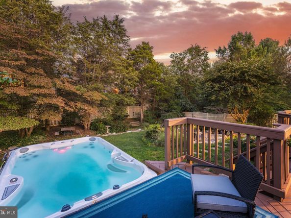 1319 Gatesmeadow Way, Reston VA 20194