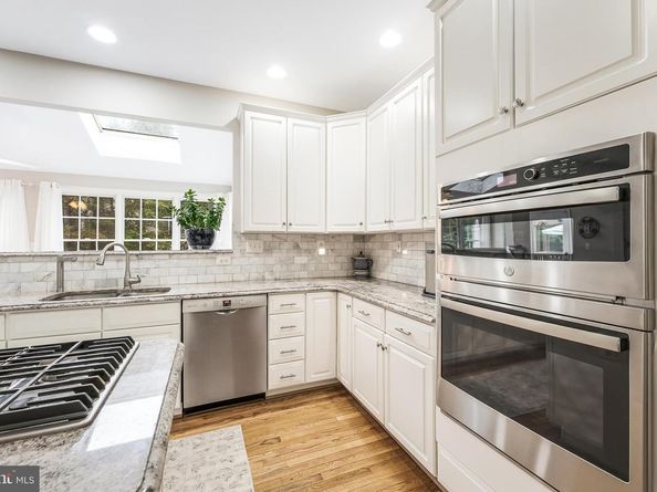 1319 Gatesmeadow Way, Reston VA 20194